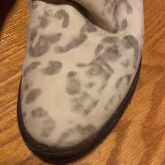 Matisse Eastside bootie size 10 leather back zip snow leopard pattern gray/white - Picture 8 of 14
